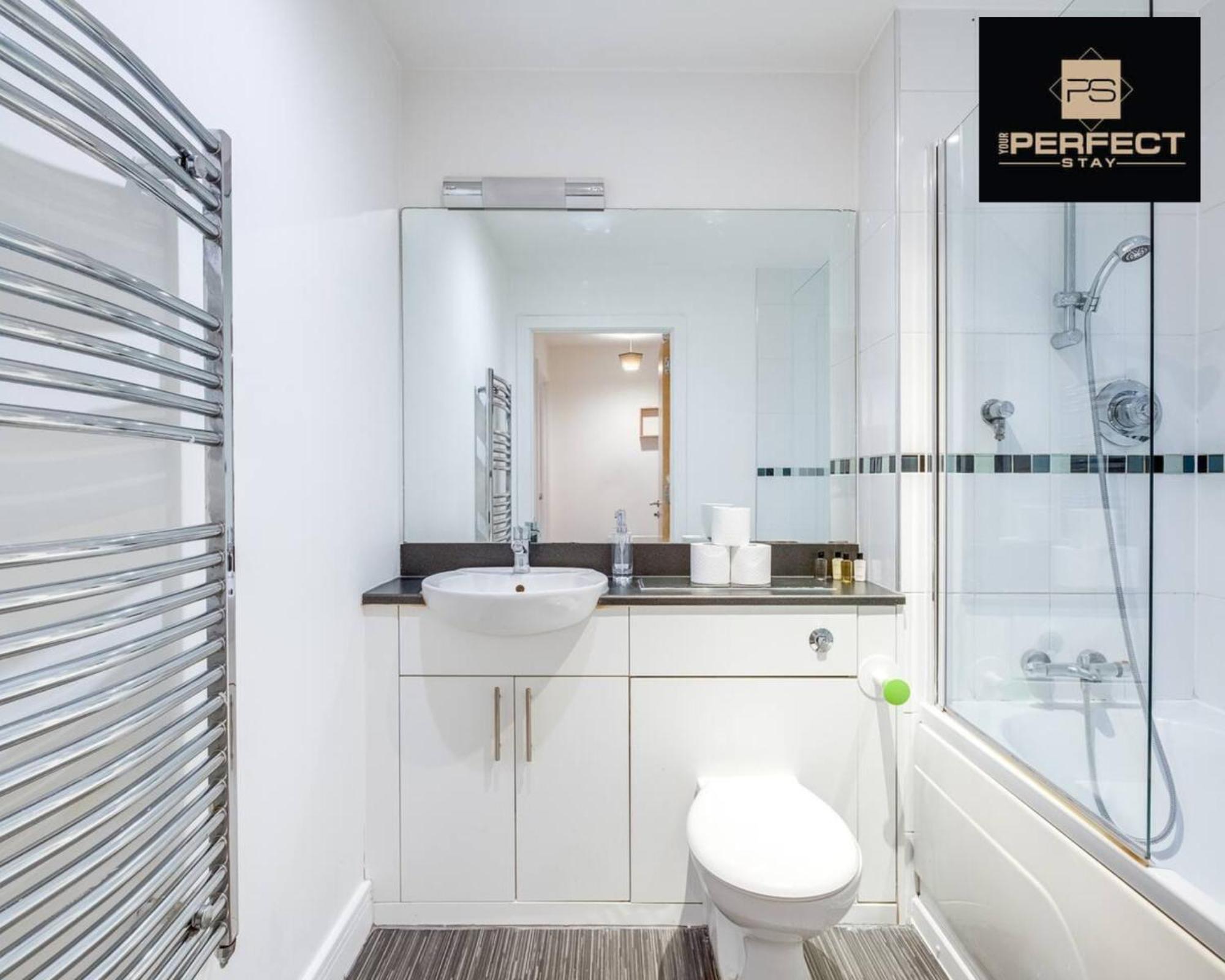 Mercury Suite City Centre Netflix Dedicated Workspace By Your Perfect Stay Short Lets Birmingham Exterior photo
